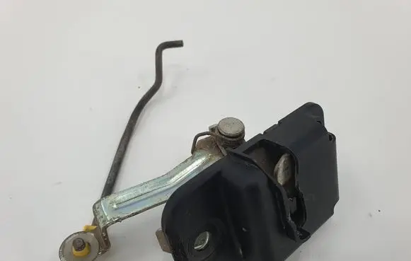 Chrysler Town u0026 Country V Fuel tank cap lock