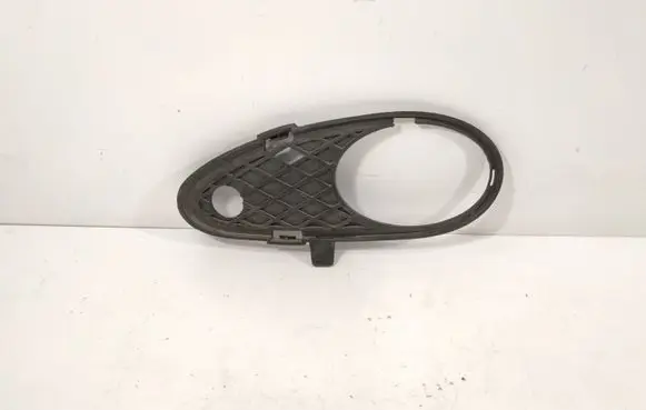 Mercedes-Benz C W203 Front bumper lower grill 2038850523 A2038850523