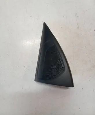Front door high frequency speaker