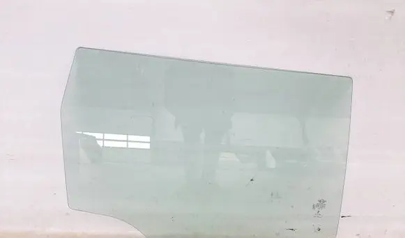 Mini Clubman F54 Rear door window glass 