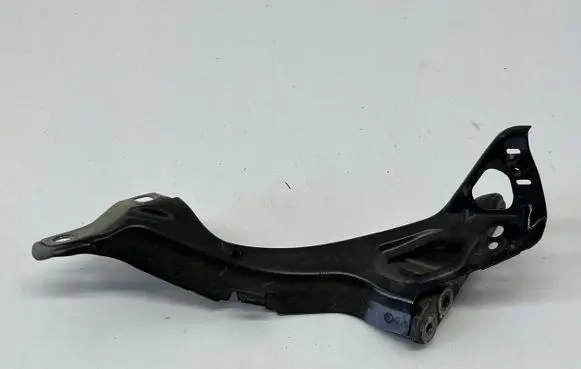 Audi A6 S6 C7 4G Fender mounting bracket 4G0821135A