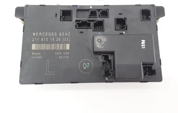 Mercedes-Benz E W211 Door control unit/module 2118701526
