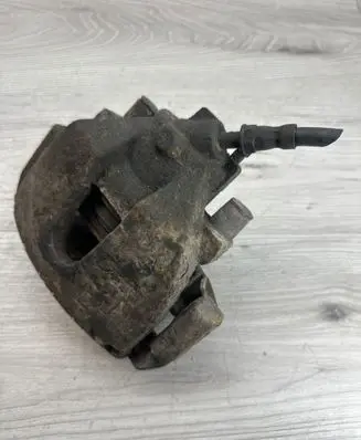 Ford C-MAX I Front brake caliper
