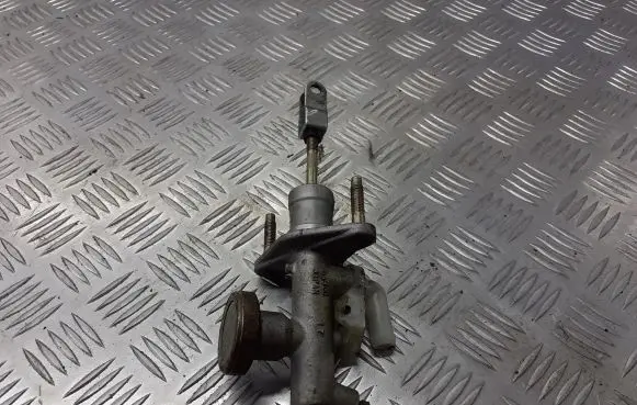 Nissan Almera Tino Clutch release bearing slave cylinder 