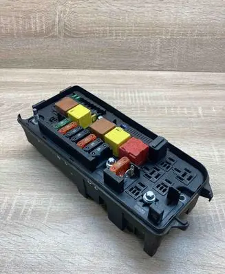 Opel Vectra C Fuse box set 13112918 460023260