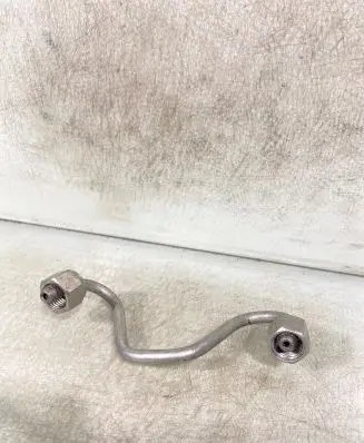 Fuel injector supply line/pipe