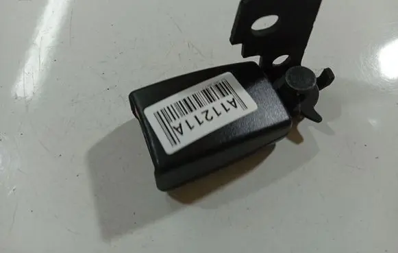 Opel Corsa D Front seatbelt buckle 401266978