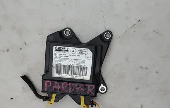 Peugeot Partner Airbag control unit/module 9803916880