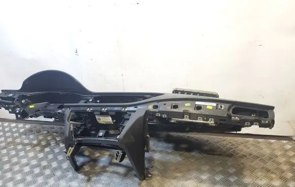Audi A7 S7 4G Dashboard 4G8857001H 4G8858041L