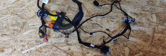 Citroen C3 Aircross Front door wiring loom 39199580