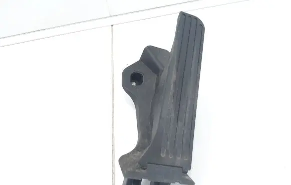 Volkswagen PASSAT CC Accelerator throttle pedal 1K1723503