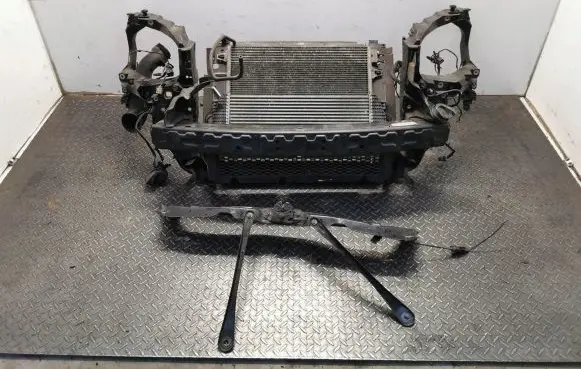 Chrysler Grand Voyager V Front piece kit 