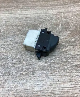 Renault Laguna I Electric window control switch 700417484E