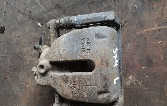 Suzuki SX4 Front brake caliper