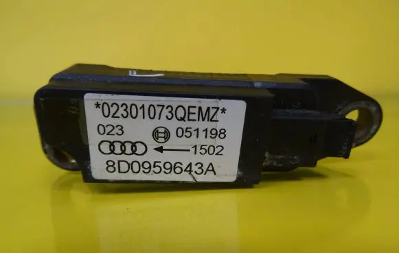 Audi A4 S4 B6 8E 8H Airbag deployment crash/impact sensor 8D0959643A