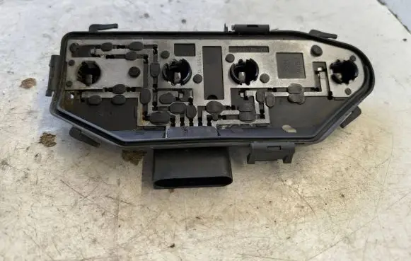 Volkswagen Transporter - Caravelle T5 Tail light bulb cover holder 7H5945257A