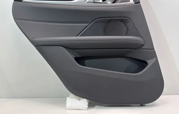 BMW 4 G22 G23 G24 G26 Rear door card panel trim