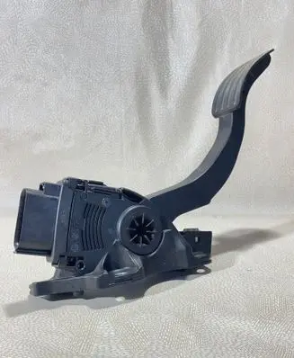 Volvo S80 Accelerator throttle pedal 6G929F836BC CS5YE02 26012007