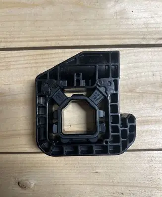 Radiator mount bracket