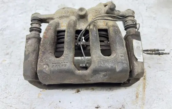 Peugeot 407 Front brake caliper 9684703280