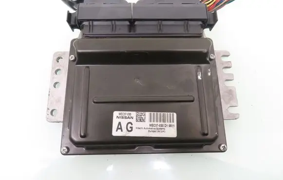 Nissan Primera Engine control unit/module MEC37030