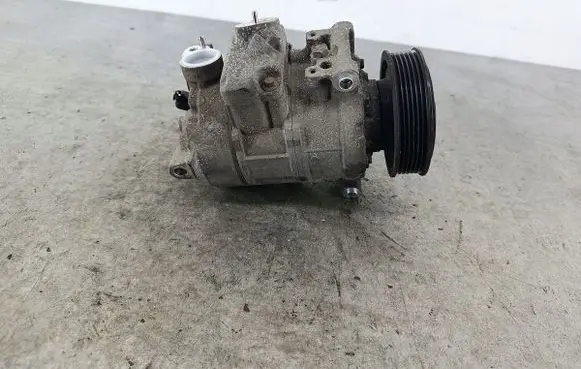 Volkswagen Golf V Air conditioning (A/C) compressor (pump) 