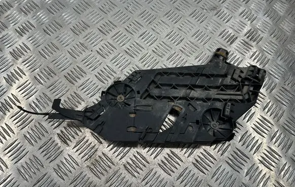 Skoda Octavia Mk2 (1Z) Headlight/headlamp mounting bracket 17035201