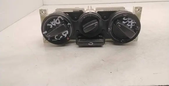 Volkswagen PASSAT B5 Climate control unit 1J0819045E