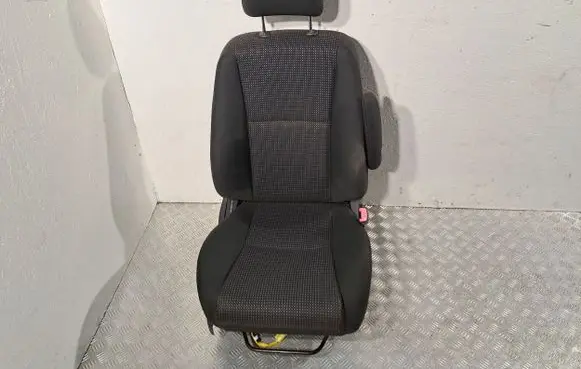 Toyota Corolla Verso AR10 Front passenger seat 714300F090B0 710720F060B0