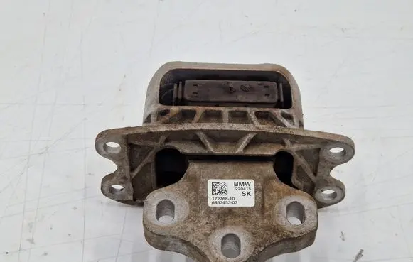 Mini One - Cooper F56 F55 Engine mount bracket 17276810 6853453