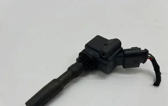 Volkswagen Polo V 6R High voltage ignition coil 04E905110E 77300006 628F61525