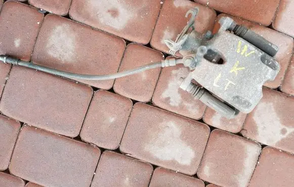 Opel Insignia A Rear brake caliper 13340998