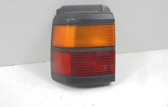 Volkswagen PASSAT B3 Rear/tail lights 333945111
