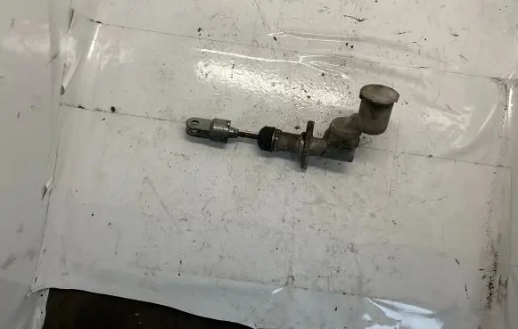 Mitsubishi Pajero Clutch master cylinder