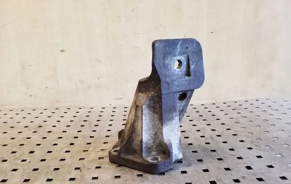Land Rover Range Rover Sport L320 Engine mounting bracket 4H226061AA