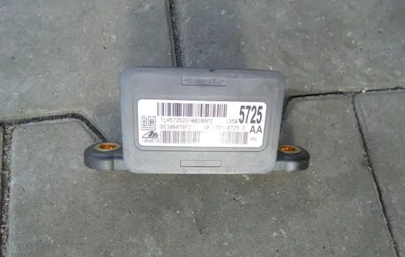 Chevrolet Cruze ESP acceleration yaw rate sensor 13505725