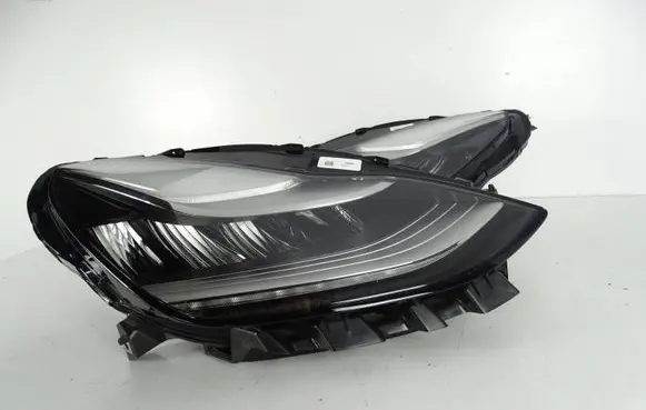 Tesla Model 3 Headlight/headlamp 1077376-00-C