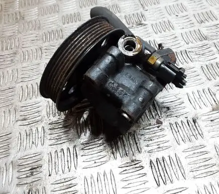 Ford Focus Power steering pump 9KD0202
