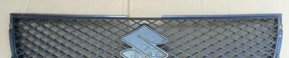 Suzuki Grand Vitara II Front bumper upper radiator grill