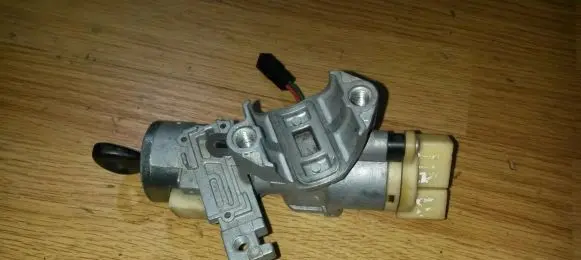 Mazda 121 Ignition lock sl17