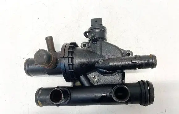 Engine coolant pipe/hose