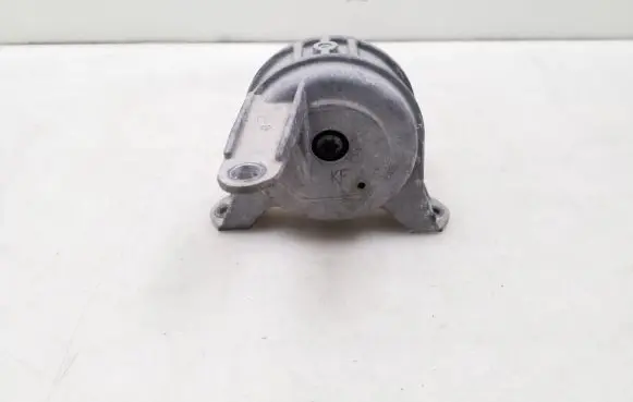 Opel Zafira B Engine mount bracket 13175268