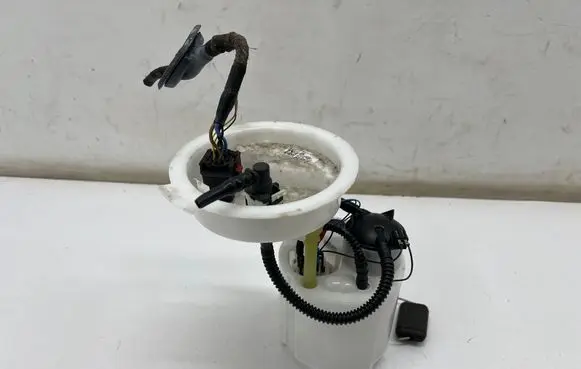 BMW 2 Active Tourer U06 In-tank fuel pump 9485662