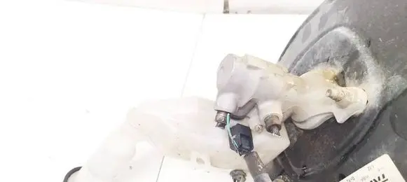 Nissan Juke I F15 Master brake cylinder