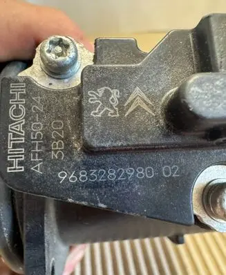 Peugeot 208 Mass air flow meter 9683282980