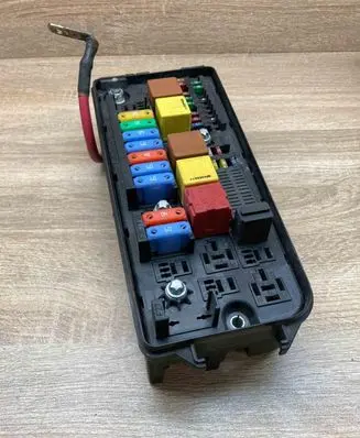 Opel Signum Fuse module 13144711 519068027