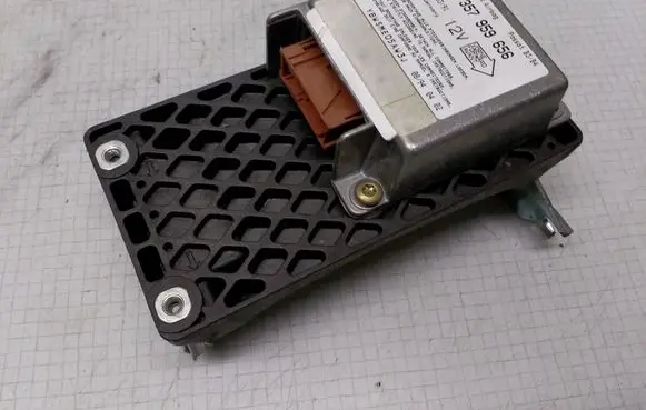 Volkswagen PASSAT B4 Airbag control unit/module 357959656 5WK40758391 357959657