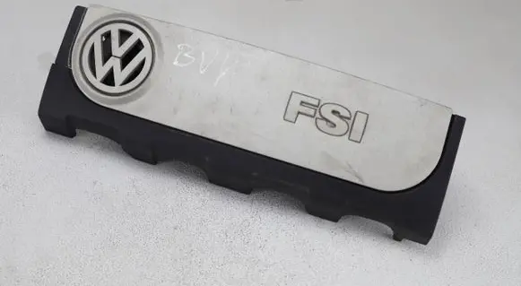 Volkswagen PASSAT B6 Engine cover (trim) 06F129208C