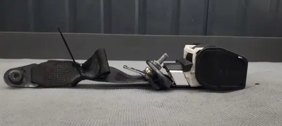 Ford Fiesta Rear seatbelt