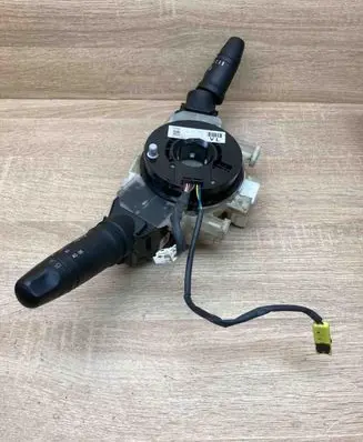 Nissan X-Trail T30 Wiper turn signal indicator stalk/switch 25560AV765